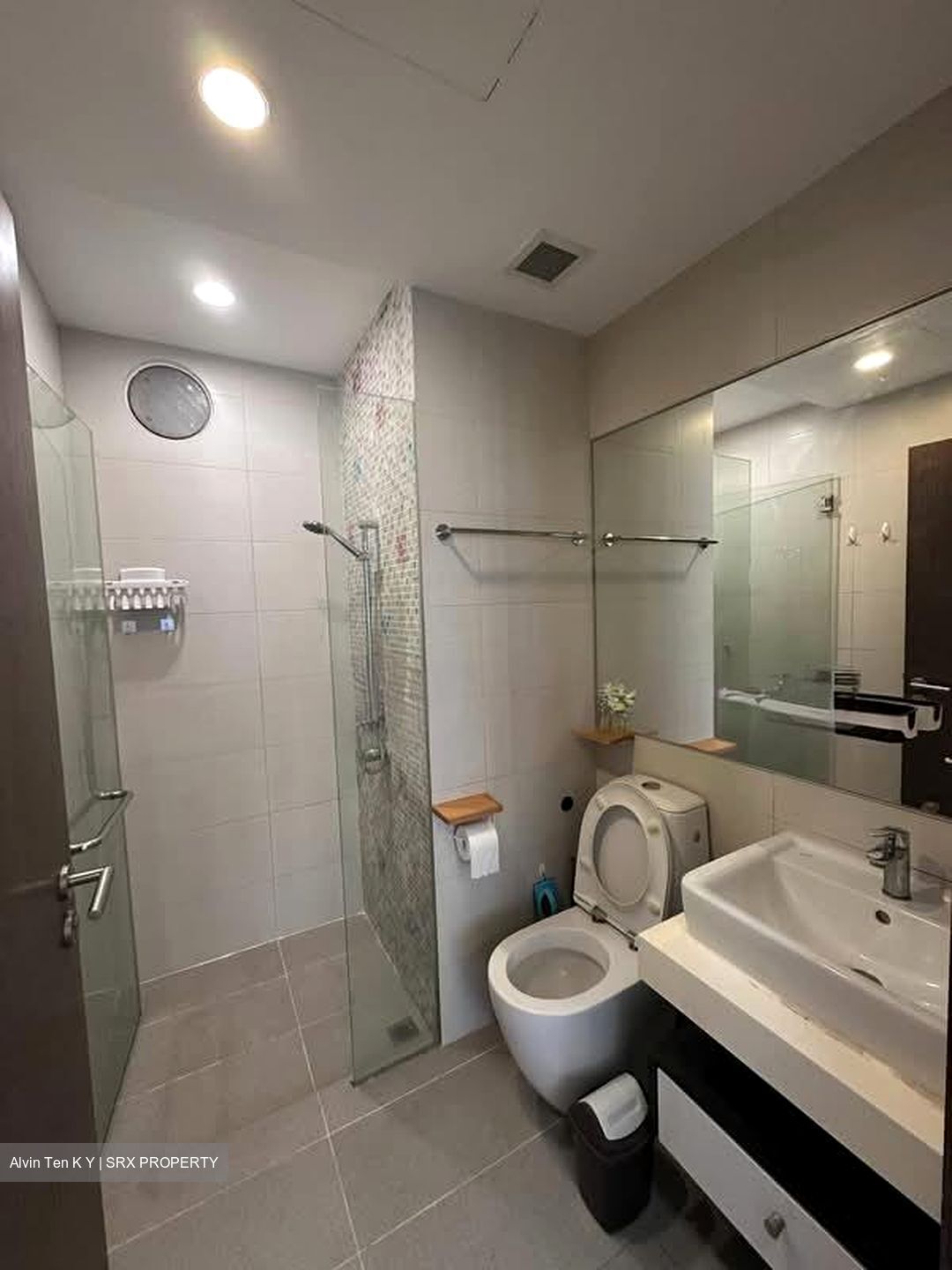 Suites 28 (D14), Apartment #576335091
